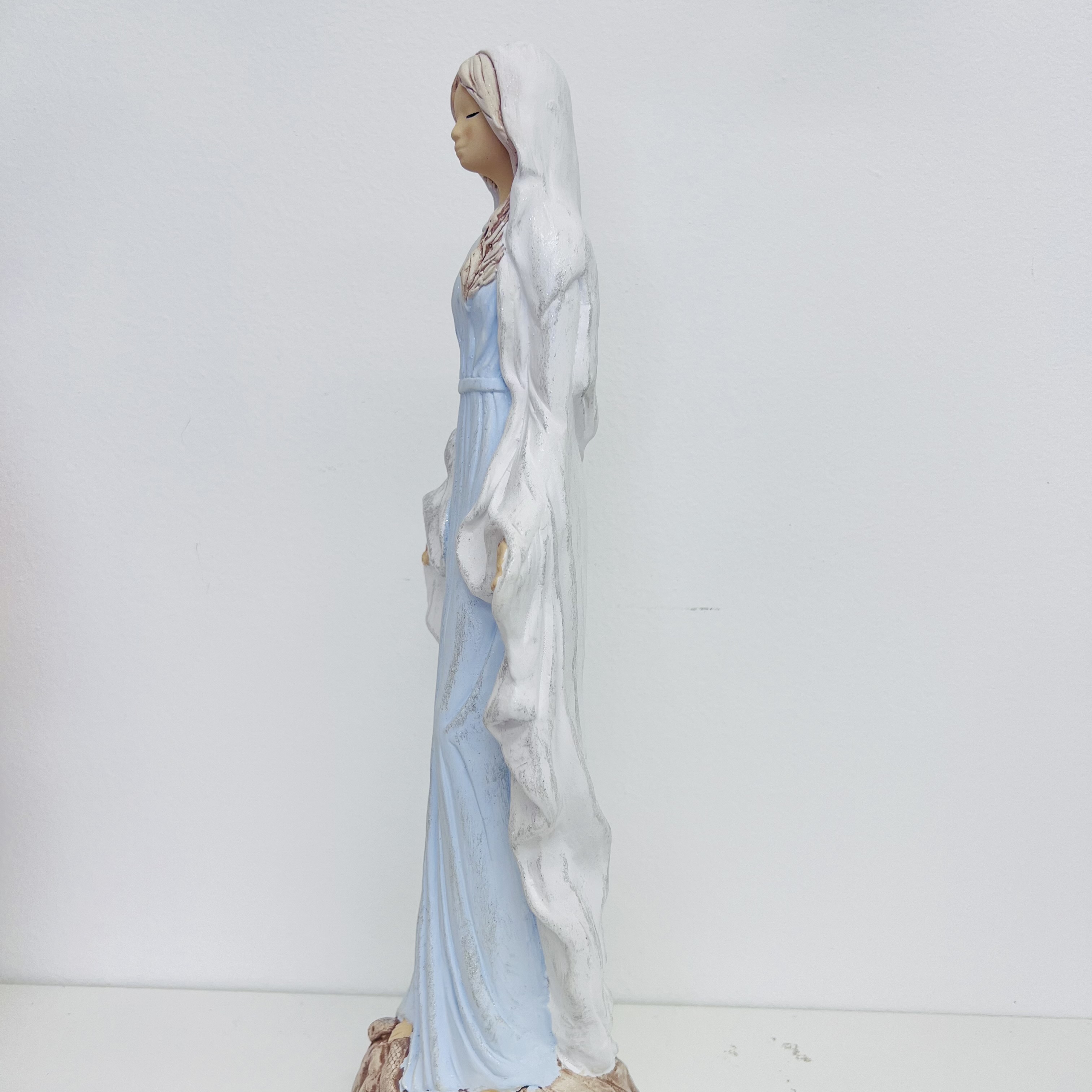 DEKORACE FIGURA MARIE - SVĚTLÁ
