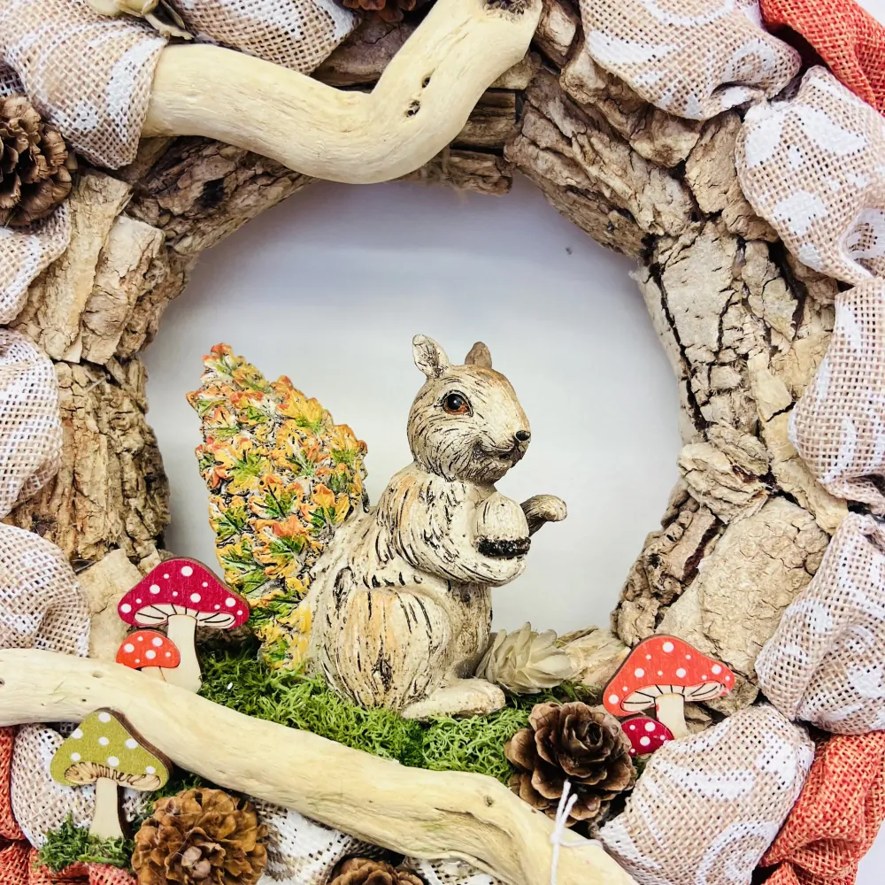 DEKORACE VĚNEC NA DVEŘE S FIGURKOU