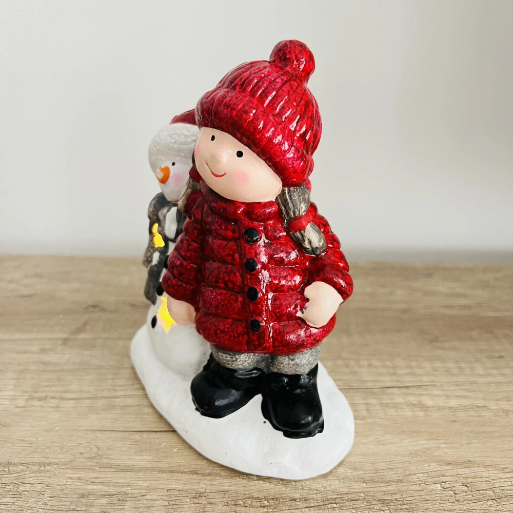 DEKORACE KERAMICKÁ FIGURKA DÍVKY SE SNĚHULÁKEM A LED OSVĚTLENÍM