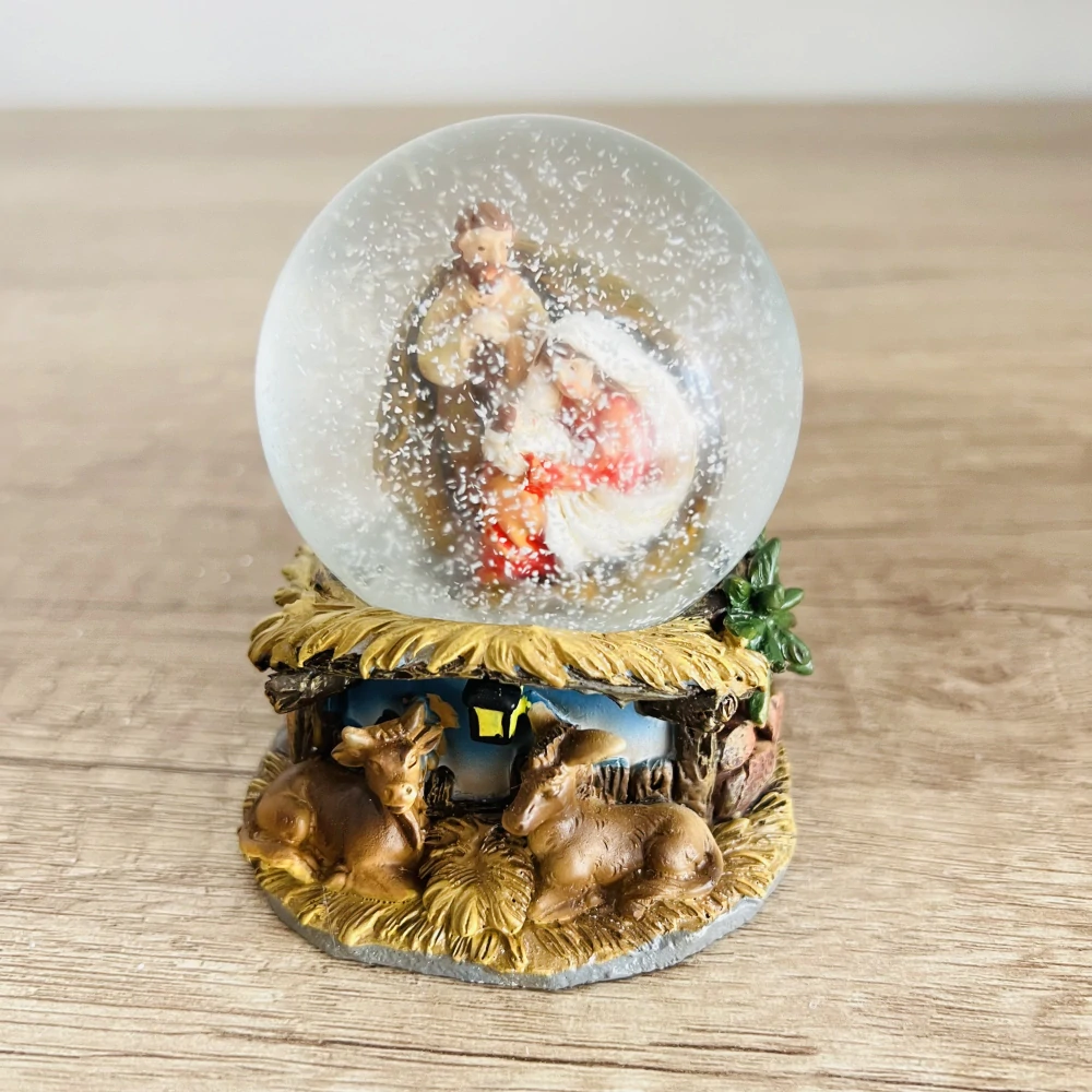 DEKORACE SNĚHOVÁ KOULE - BETLÉM - DVA DRUHY