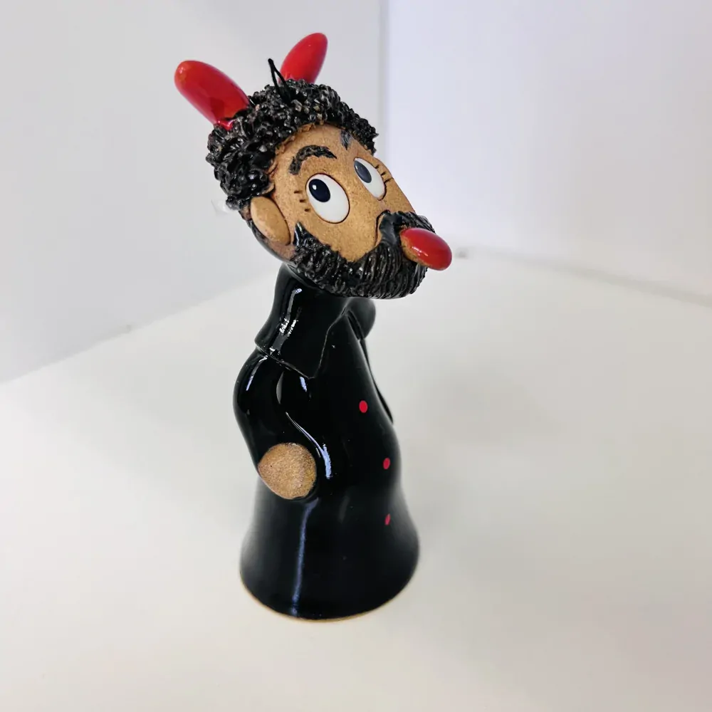 ČERT ZVONEK ROVNÉ ROHY