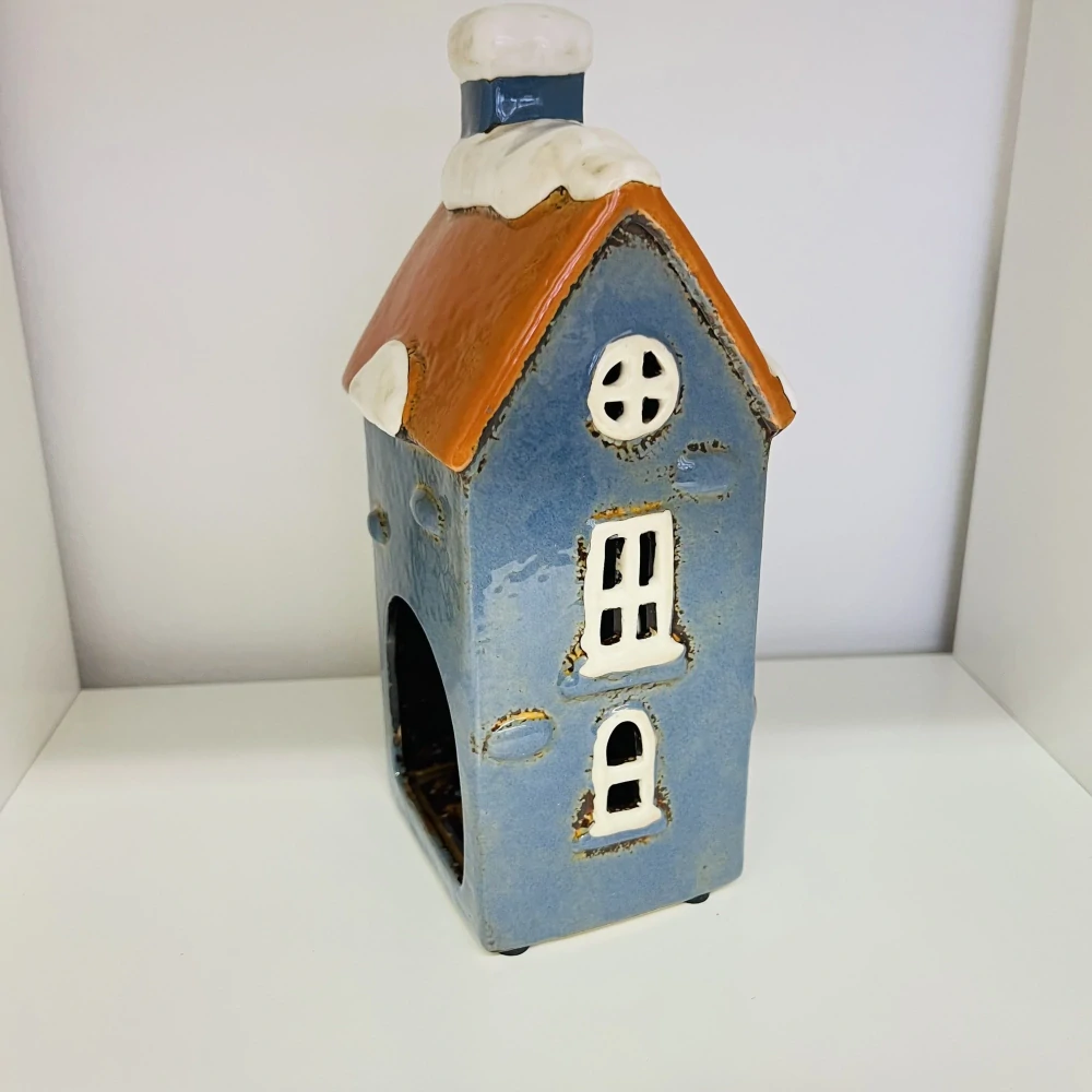 DEKORACE KERAMICKÝ DOMEK NA LIGHT SVÍČKU 