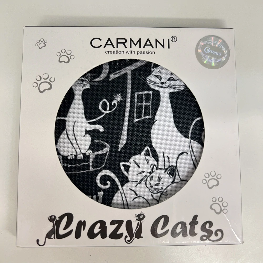 DÁRKOVÉ BALENÍ ČTYŘ LÁTKOVÝCH PODTÁCKU MOTIV KOČIČEK 