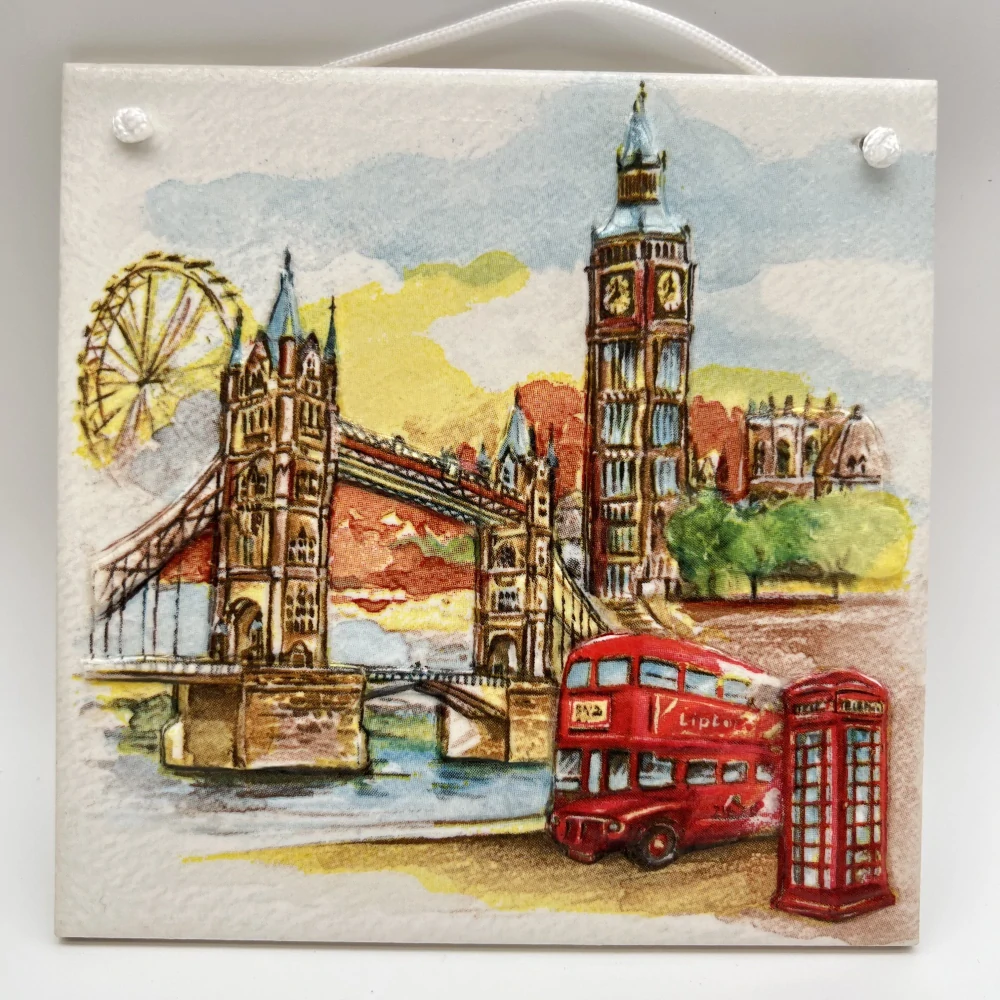 DEKORACE K ZAVĚŠENÍ DLAŽDICE ZDOBENÁ TECHNIKOU DECOUPAGE 3D 