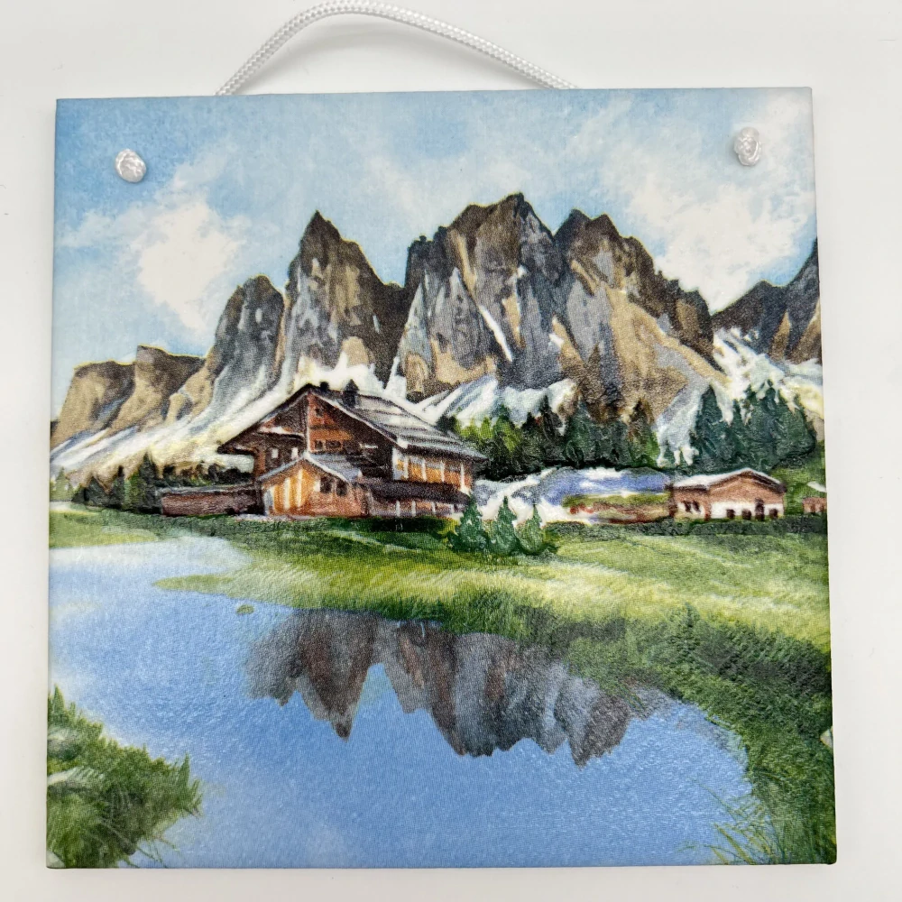 DEKORACE K ZAVĚŠENÍ DLAŽDICE ZDOBENÁ TECHNIKOU DECOUPAGE 3D