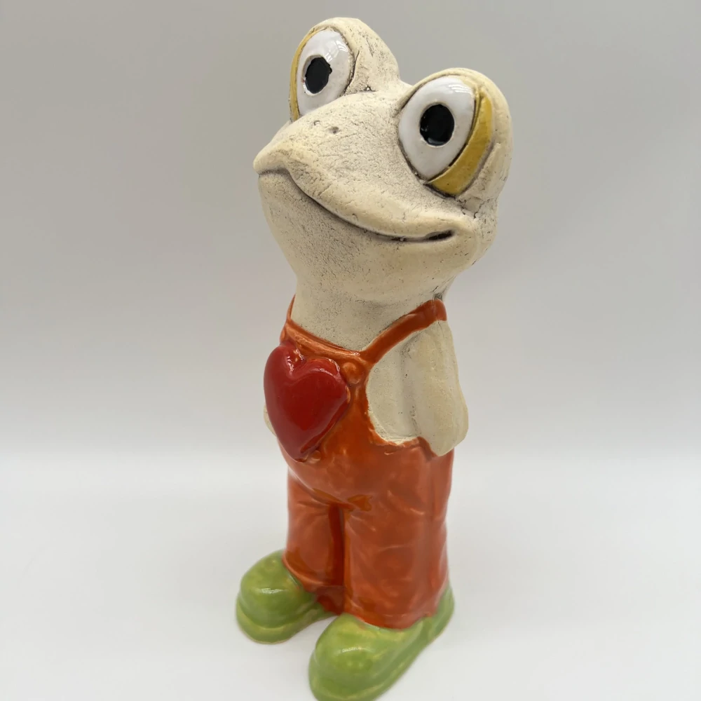 DEKORACE KERAMICKÁ FIGURA ŽÁBY CHLAPCE