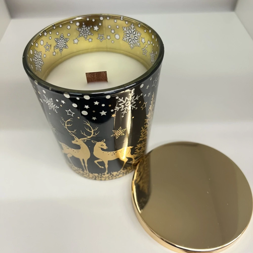 DÁRKOVÝ BALÍČEK VONNÉHO DIGUZÉRU A SVÍČKY S DŘEVĚNÝM KNOTEM 