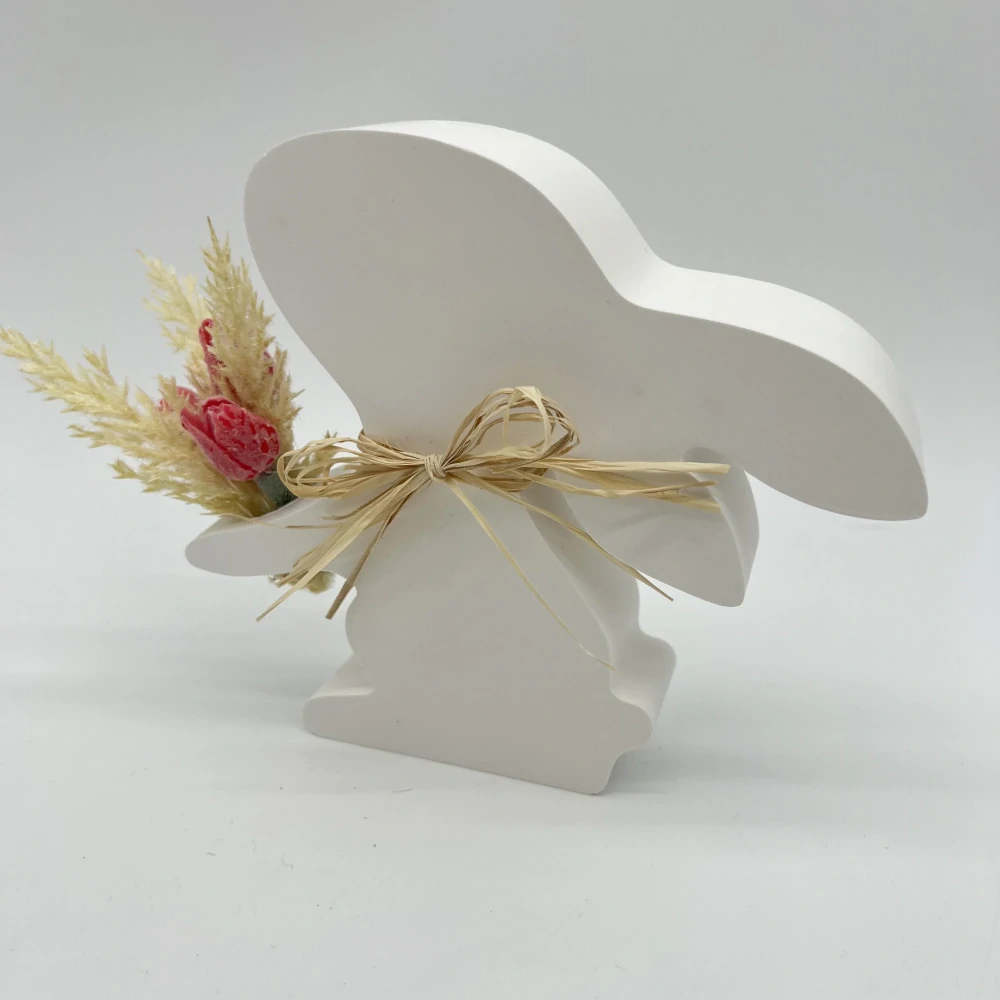 🐰🌾 Keraflotový stojící zajíček s kytičkou v rukách – 14,5 cm 🌾🐰