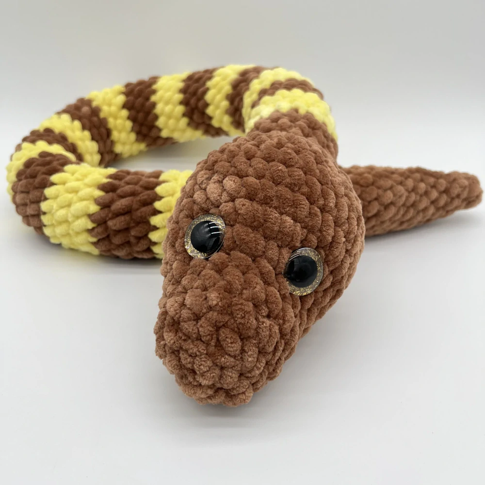 🐍 Háčkovaný had – ručně vyrobený plyšový mazlíček