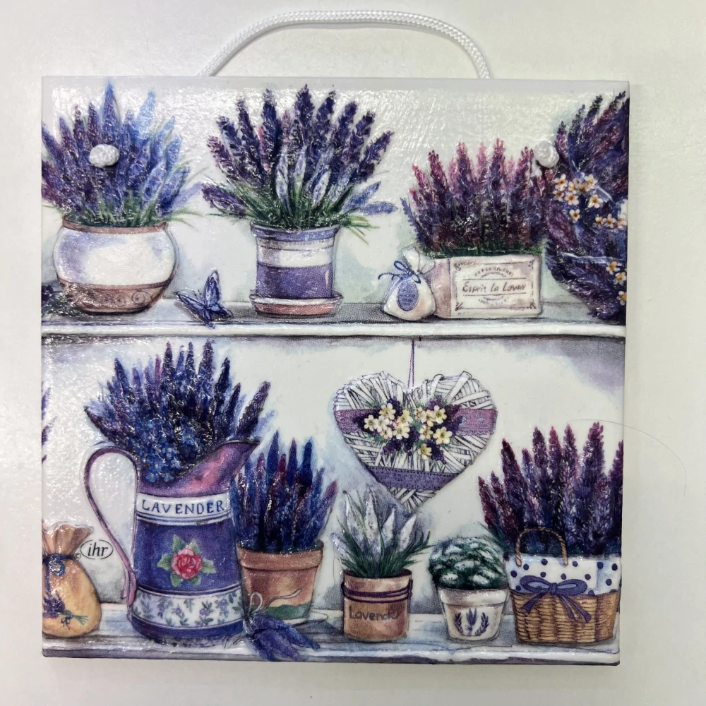 💜 Zdobená keramická dlaždice – Levandulová polička 🌿