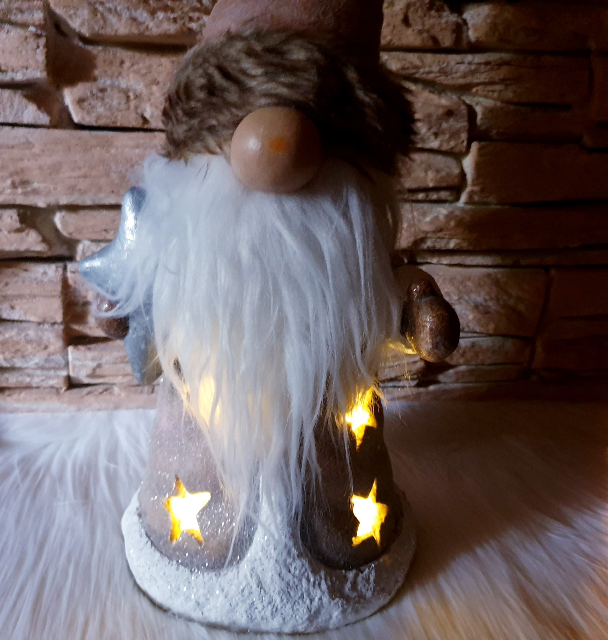 FIGURKA S LED OSVĚTLENÍM 