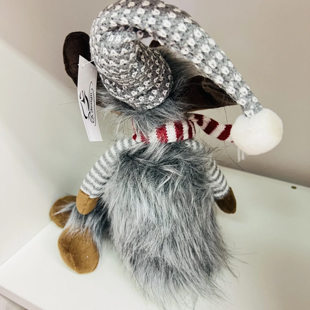 ZIMNÍ DEKORACE SEDÍCÍ SOB