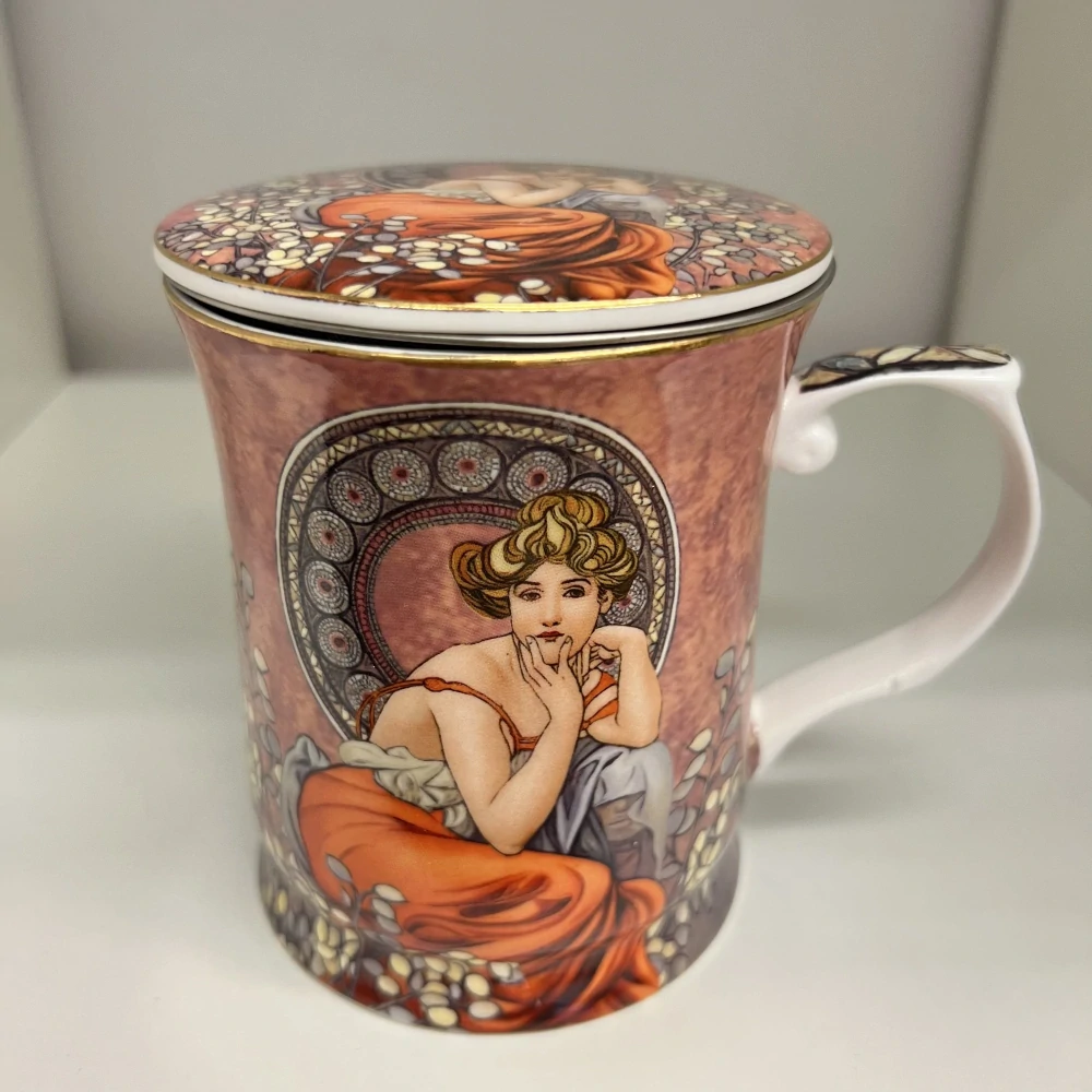 DÁRKOVÝ HRNEK NA BYLINKY MOTIV ALPHONSE MUCHA