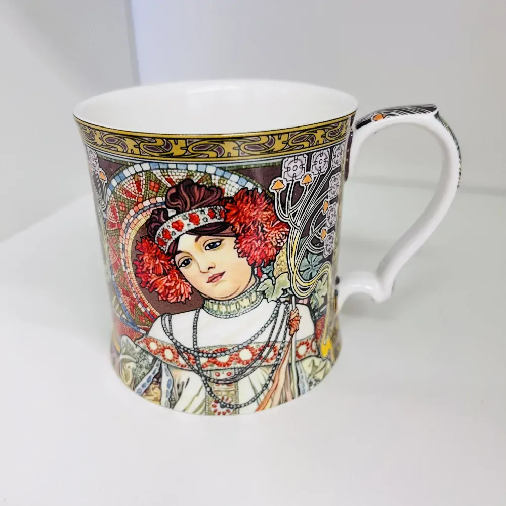 DÁRKOVÉ BALENÍ HRNEK MOTIV ALPHONSE MUCHA
