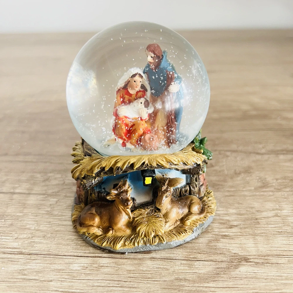 DEKORACE SNĚHOVÁ KOULE - BETLÉM - DVA DRUHY