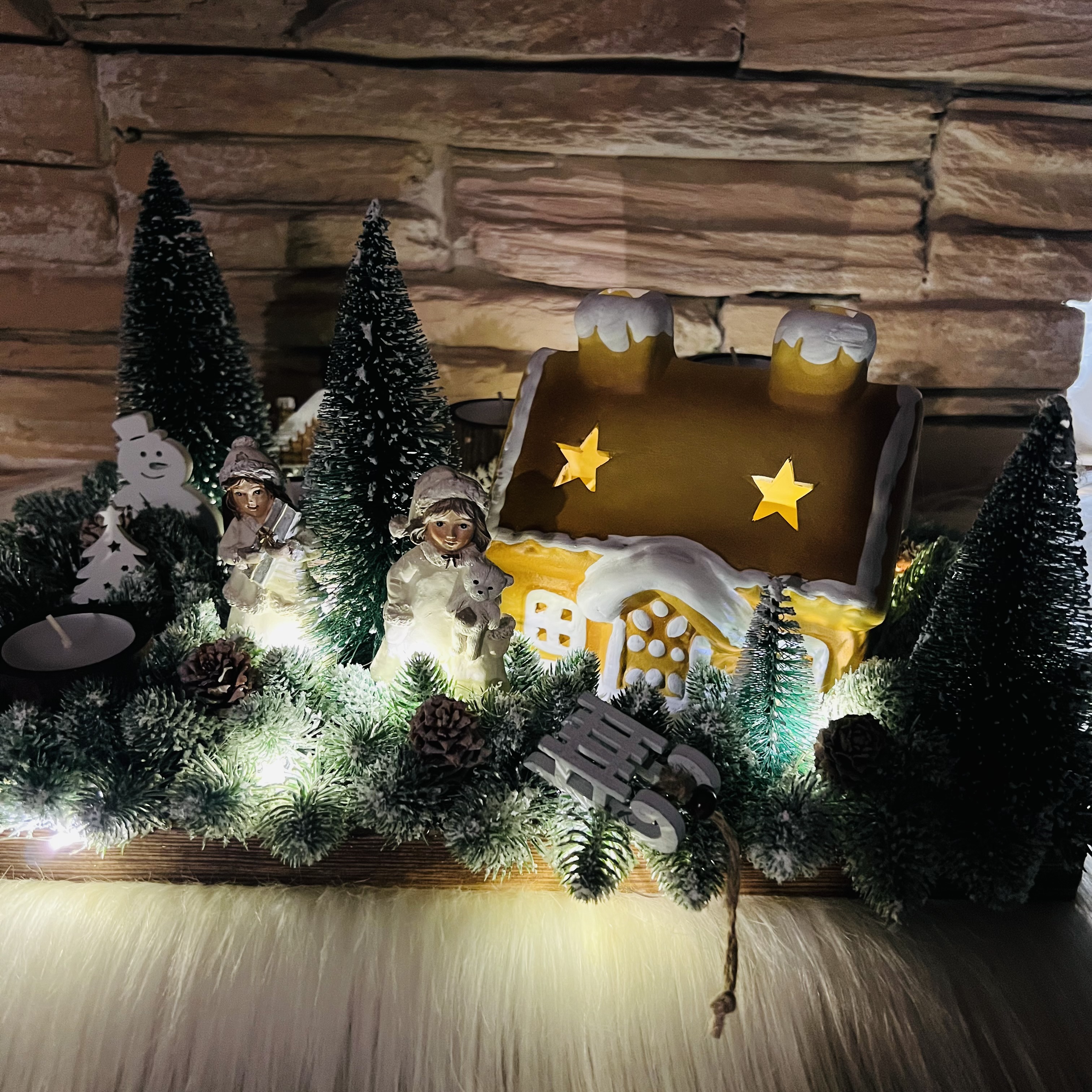 ZIMNÍ DEKORACE ADVENTNÍ SVÍCEN NA ČAJOVÉ SVÍČKY S OSVĚTLENÍM