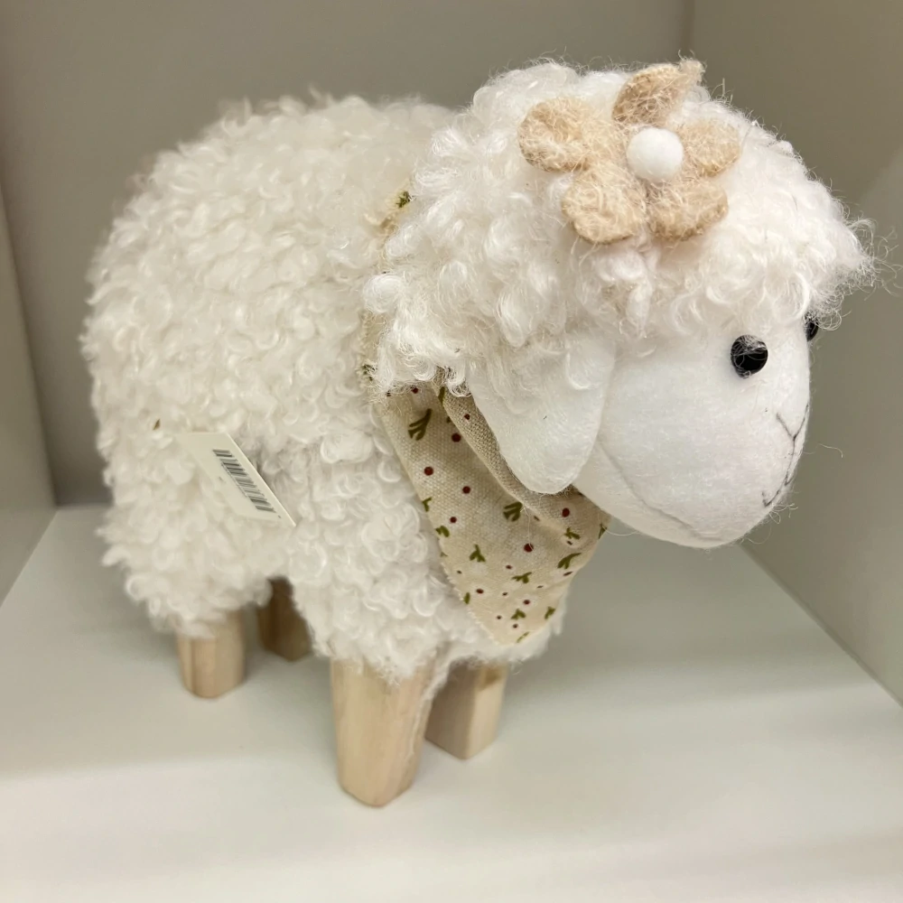 🐑 Dekorativní ovečka s dřevěnými nožkami