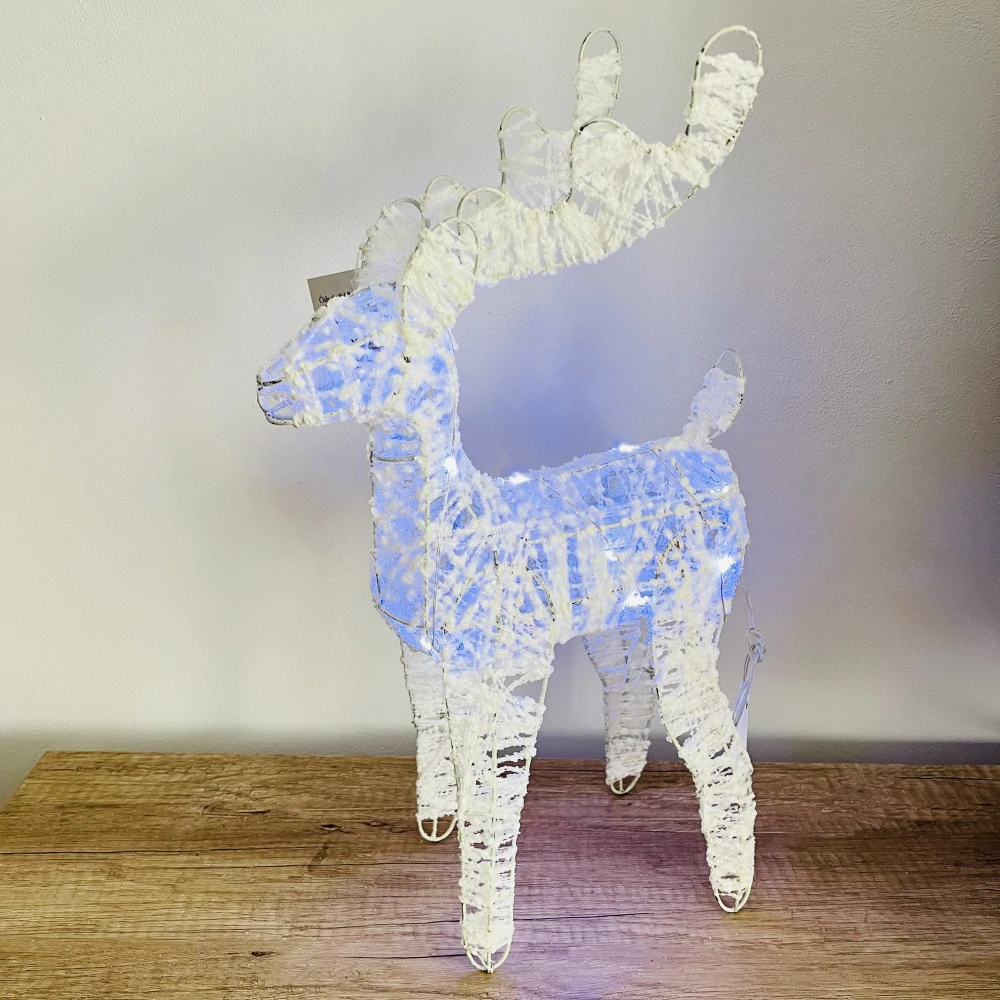 ZIMNÍ DEKORACE SOB S LED OSVĚTLENÍM STŘEDNÍ