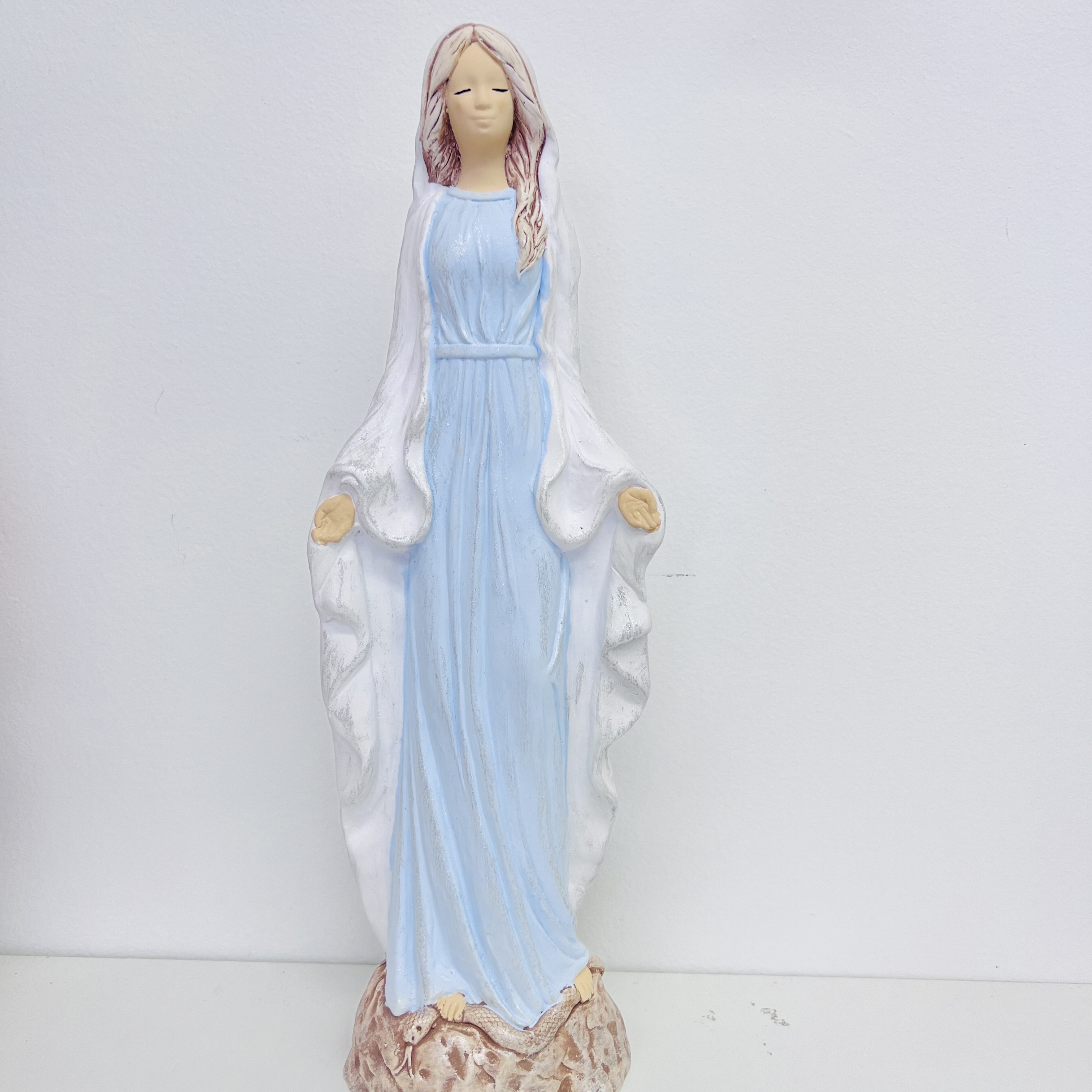 DEKORACE FIGURA MARIE - SVĚTLÁ