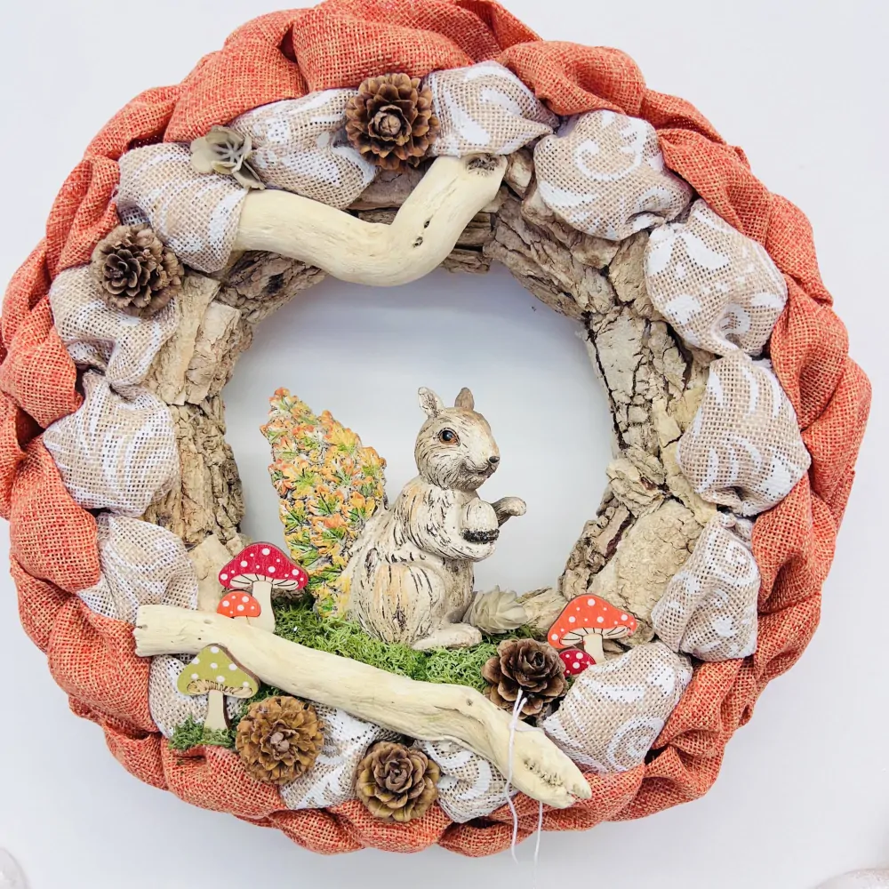 DEKORACE VĚNEC NA DVEŘE S FIGURKOU