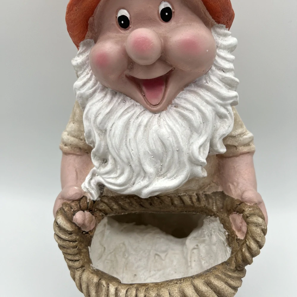 DEKORACE TRPASLIK S KOŠÍKEM NA KVĚTINU