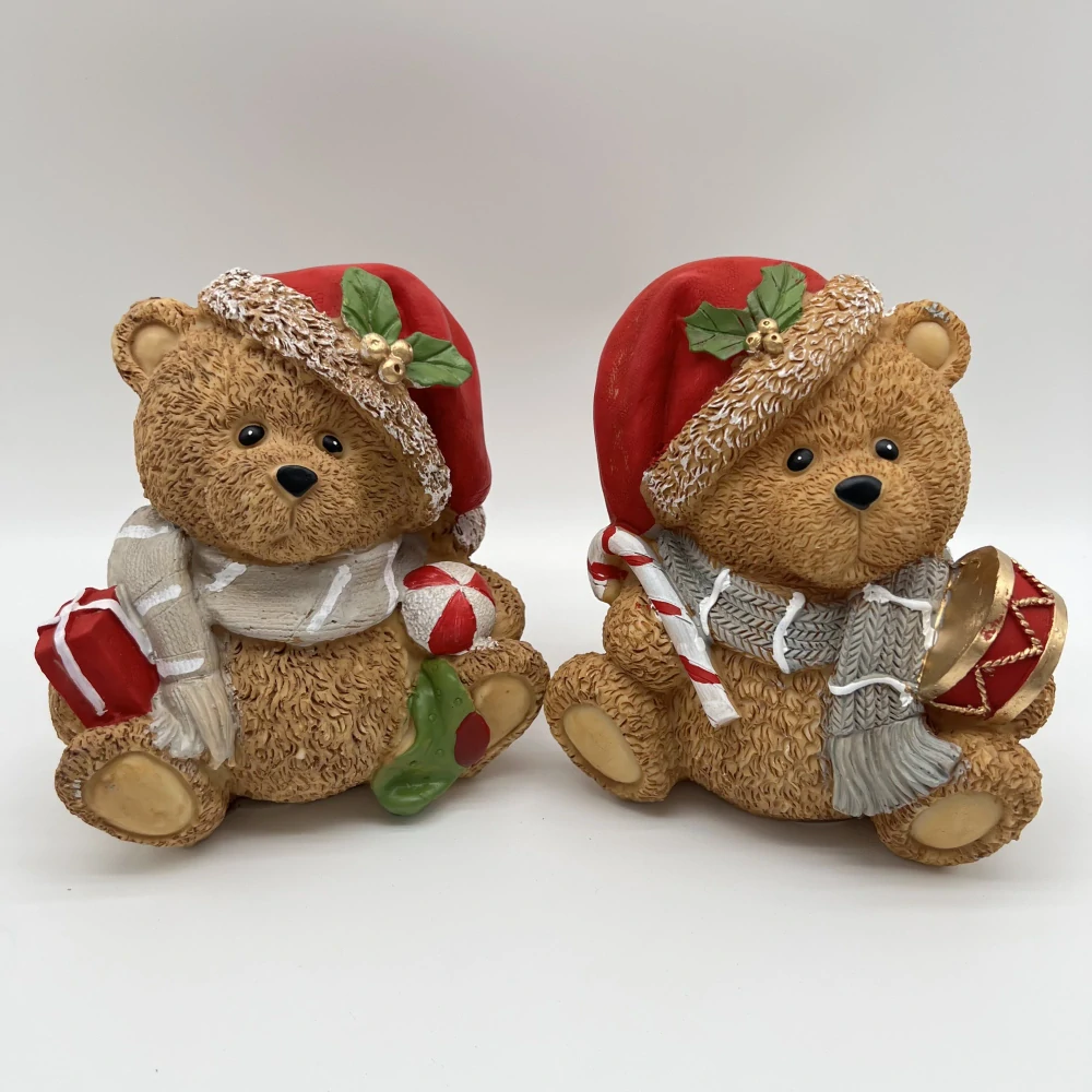 DEKORACE FIGURKA SEDÍCÍHO MEDVÍDKA 