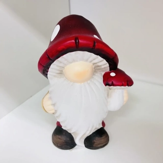 SKŘÍTEK S HOUBIČKOU 