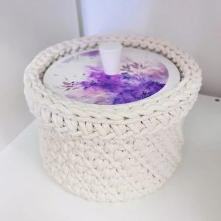 HÁČKOVANÝ KOŠÍK S VÍKEM