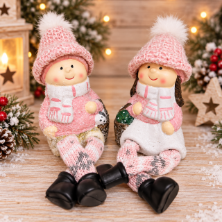 ❄️ Zimní figurka – sedící dívka nebo chlapec v růžovém