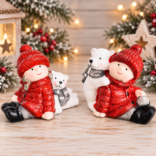 ❄️ Zimní figurka sedící dívky s medvídkem