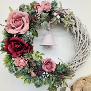 ZIMNÍ DEKORACE VĚNEC NA DVEŘE 