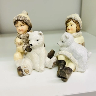 ZIMNÍ DEKORACE FIGURKA CHLAPCE NEBO DÍVKY S MEDVÍDKEM