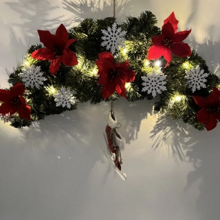 VÁNOČNÍ GIRLANDA SE SVĚTÝLKY S ČASOVAČEM 