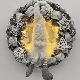 🎄 Zimní LED věneček „Stříbrný skřítek“