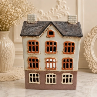 🏡 Keramický domeček na svíčku – krémový s terakotovými okny 🏡
