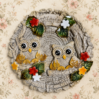 🌸 Keramická dekorace k zavěšení – Sovičky „Vítejte“ 🌸🦉